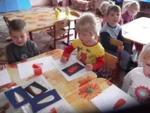 Конспект НОД з малювання на тему «Овочі» із застосуванням трафаретів у молодшій групі (3–4 роки) тему