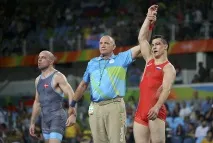 Тренер борця Романа Власова Він упертий – сказав, що виграє Олімпіаду борця