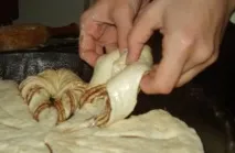 Кручений пиріг з корицею кручений