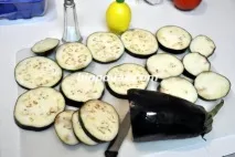 Закуска з баклажанів з часником та сиром рецепт з фото, покрокове приготування часником
