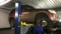 Застукало в рульовій рейці застукало