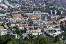 Інсбрук. Нордкеттенбан і гора Хафелекаршпітце. Між небом і землею гора