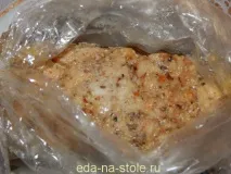 Курка мармурова, Їжа на столі столі