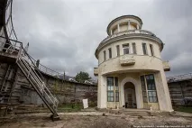Фабрика бур, або занедбаний штормовий басейн, ФОТО НОВИНИ фото