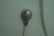 Кран у душову кабіну кабіну