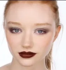 Make-up з ягідними відтінками помади відтінками
