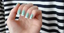 Ніжний і водночас соковитий м’ятний манікюр. ятний