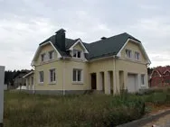 Проект заміського будинку в німецькому стилі та з прибудованим гаражем ІДК 250 стилі