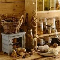 Розташування комори та холодильника продуктів