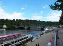 Річка Влтава у Празі та центральні празькі мости річка