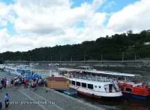 Річка Влтава у Празі та центральні празькі мости празькі