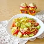 Салат зі спаржевої квасолі. спаржевої