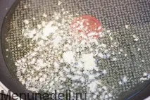 Салат із креветок з яйцем та огірком креветок