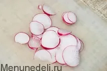 Салат із креветок з яйцем та огірком салат