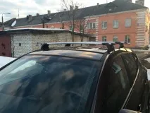 Встановив багажник на дах встановив
