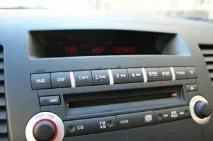 Mitsubishi Lancer "Ж" проти "М" mitsubishi