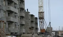 Будівництво будинку у селищі Газовиків відстає від графіка будівництво