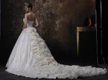 Весільні сукні зі шлейфом фото та варіанти моделей фото