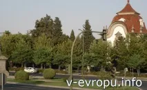 українських