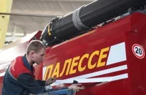 позаду