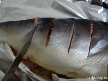 Запечена горбуша в хлібних крихтах. риби