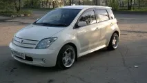 Огляд моделі Toyota ist Toyota