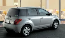 Огляд моделі Toyota ist Toyota