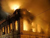 В Армавірі горить Педагогічна Академія фото з місця події місця