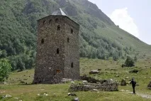 Чому в горах саклі розташовані на схилах, але не в долинах саклі