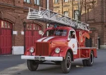Чому і для чого пожежна машина приїжджає на пожежу без води чому