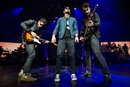 10 Самих популярних бойз-бендів, ellegirl (Jonas Brothers розпалися) 10 Самих популярних бойз-бендів, ellegirl