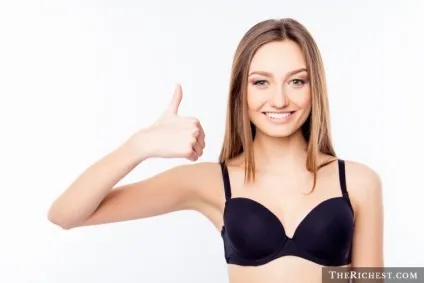 15 трюків, які використовують дівчата, щоб сподобатися чоловікам (дівчата) 15 трюків, які використовують дівчата, щоб сподобатися чоловікам