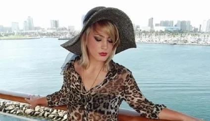 21-Літня дівчина, яка втратила обидві ноги, знялася у відвертій фотосесії, щоб показати, що такі (дівчина) 21-Літня дівчина, яка втратила обидві ноги, знялася у відвертій фотосесії, щоб показати, що такі