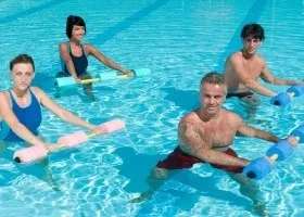 Аквааеробіка для схуднення переваги занять (занять) Аквааеробіка для схуднення переваги занять