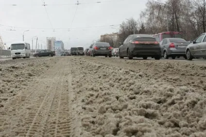 Чим і навіщо посипають наші дороги (Наші дороги поливають) Чим і навіщо посипають наші дороги