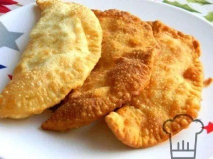Чебуреки з картоплею - елементарний покроковий рецепт з фото