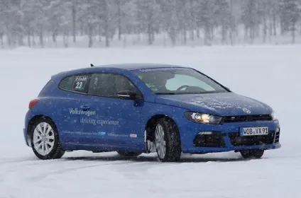 Чим відрізняються автомобільні системи стабілізації esp і esc (тому) Чим відрізняються автомобільні системи стабілізації esp і esc