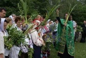 Що можна робити в трійцю, а що не можна (кладовище) Що можна робити в трійцю, а що не можна