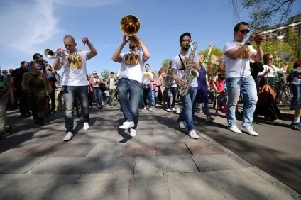 Що таке брас-культура, і чому оркестр крокує (Brevis Brass Band) Що таке брас-культура, і чому оркестр крокує