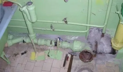Демонтаж чавунної труби як витягнути, відрізати, розпиляти і зняти її все про труби (витягнути) Демонтаж чавунної труби як витягнути, відрізати, розпиляти і зняти її все про труби