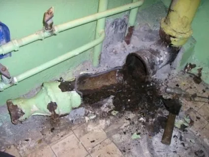Демонтаж чавунної труби як витягнути, відрізати, розпиляти і зняти її все про труби (демонтаж) Демонтаж чавунної труби як витягнути, відрізати, розпиляти і зняти її все про труби