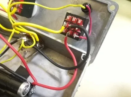 Diy футсвіч для комбопідсилювача своїми руками () Diy футсвіч для комбопідсилювача своїми руками