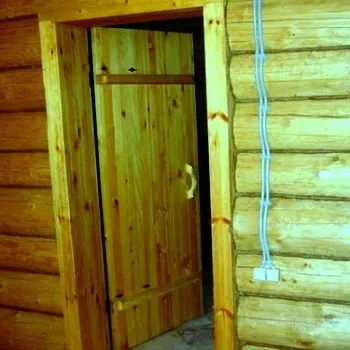 Двері для лазні своїми руками вхідні, відео-інструкція, як зробити в парну, фото (зробити) Двері для лазні своїми руками вхідні, відео-інструкція, як зробити в парну, фото