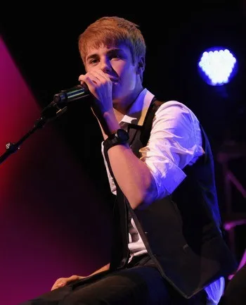 Джастін Бібер (justin bieber) тексти пісень (слова) lyrics, біографія, фото (тексти) Джастін Бібер (justin bieber) тексти пісень (слова) lyrics, біографія, фото