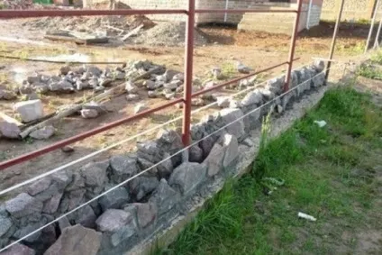 Фундамент з каменю своїми руками (покрокова інструкція з відео) (каменю своїми руками) Фундамент з каменю своїми руками (покрокова інструкція з відео)