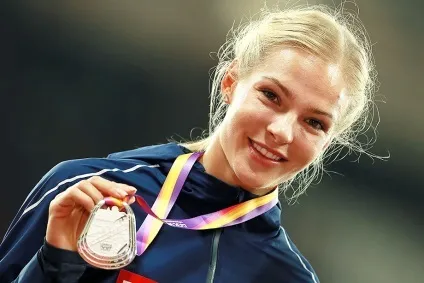 Гудкова після перемоги на чм дуже довго плакала, але це сльози щастя (довго) Гудкова після перемоги на чм дуже довго плакала, але це сльози щастя