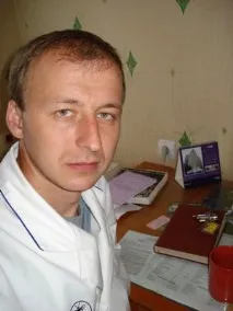 Роман Мокроусов розповів про електрошокову терапію, п’яних з-під «ялинки» та безправну державу яних
