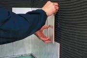 Як клеїти гіпсову плитку на стіну в квартирі