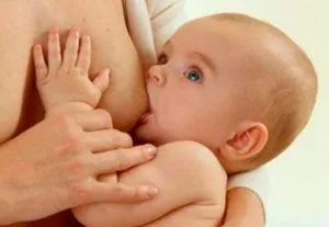 Як правильно прикладати малюка при грудному вигодовуванні