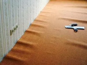 Як правильно стелити лінолеум на дерев'яну підлогу своїми руками - нюанси монтажу (стелити) Як правильно стелити лінолеум на дерев'яну підлогу своїми руками - нюанси монтажу